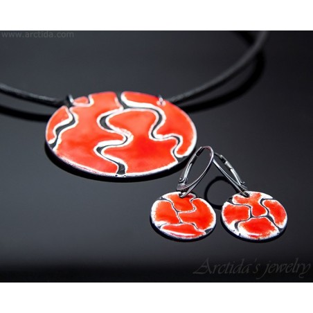Black and Red enameled Earrings and necklace set enamel