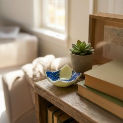 Prydnadsskål med blå mönster Smyckesskål i konstglas glaskonst miniskål