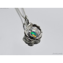 Handgjort Opal halsband i smält återvunnet sterling silver Opalhänge