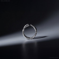 Handgjord Sterling Silverring i Smält Design | Kolgjuten Ring