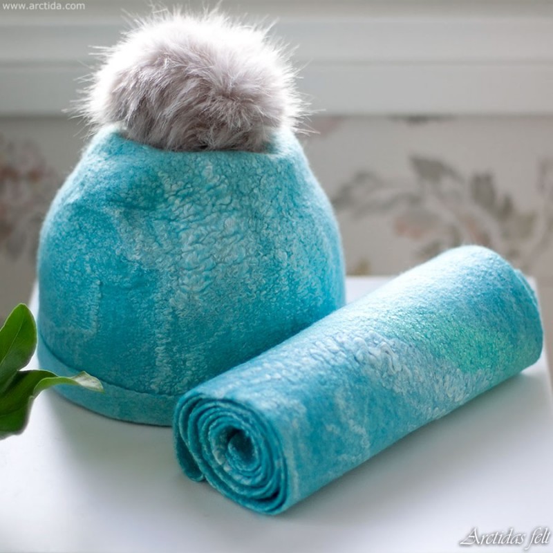 Merino wool scarf and hat set for girls Turquoise felt scarf and beanie